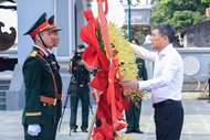 Prime Minister pays tribute to fallen soldiers in Lang Son